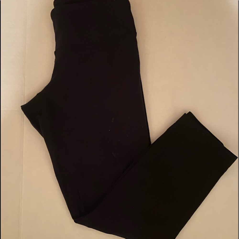 Lululemon black cropped leggings